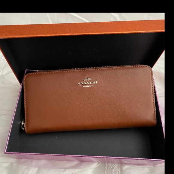 NWOT - Coach Saddle Brown Smooth Leather Wallet - Picture 12 of 14